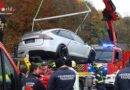 Oö: Tesla nach Brems- und Beschleunigungsmanöver im Traunsee gelandet