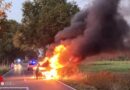 D: Pkw nach Zusammenstoß mit Reh bei Hittbergen in Vollbrand