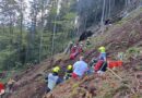 Stmk: Menschenrettung per Hubschrauber nach Forstunfall im sehr steilen und unwegsamen Gelände in Neuberg an der Mürz
