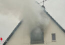 D: Geflüchteter sowie toter Hund bei Feuer in Einfamilienhaus in Essen