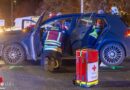 Nö: Unfallbeteiligten in Krems mit Spineboard aus Pkw geholt