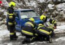 Stmk: Bei Schneeglätte auf der B 23 gegen Böschung geprallt