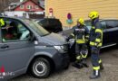 Oö: Lieferwagen prallt beim Güterbahnhof Bad Ischl gegen parkendes Auto