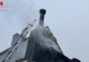 D: Kaminbrand löst Feuer am Dachstuhl in Heiligenhaus aus