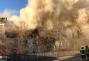 D: Immenser Schaden und Großeinsatz bei Gebäudebrand in Weingarten