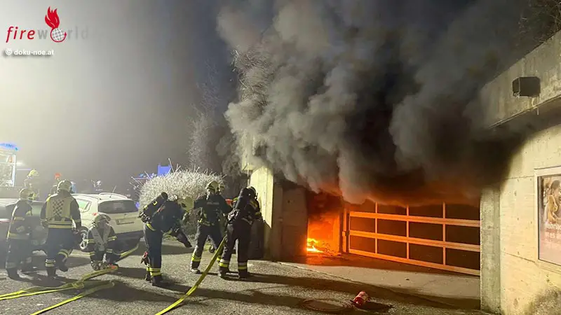 N-Neujahrsbrand-in-einem-M-llraum-in-Haag