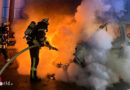D: Feuerwehr Celle löscht in Vollbrand stehenden Pkw