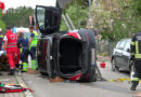 Nö: Unfalllenker aus umgestürztem Kleinwagen befreit