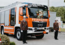 Oö: Feuerwehr Hofkirchen im Mühlkreis segnet neues Großlöschfahrzeug mit Bergeausrüstung (GLF-B)