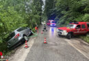 Oö: Bergung eines absturzdrohenden Autos in Lauffen / Bad Ischl