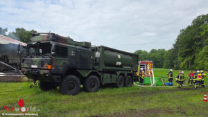 D: Bundeswehr-Unterstützung bei Lagerhallen-Großbrand in Obereistedt