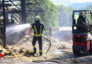 Oö: 10 Feuerwehren bei Nebengebäudebrand auf Bauernhof in Puchkirchen am Trattberg