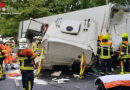 D: Lkw-Fahrerhaus bei Kollision mit Traktor abgerissen → Lenker eingeschlossen