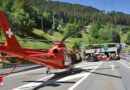 Schweiz: Schwerer Unfall auf A 13 bei Rongellen → Frau (78) und Familienvater (36) eingeklemmt