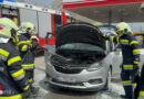 Nö: Fahrzeugbrand bei Tankstelle in Ratzersdorf (St. Pölten) rasch gelöscht