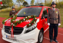 Oö: FF Mondsee segnete neues Benz Vito Tourer mit 17 Feuerwehren ihr neues Mannschaftstransportfahrzeug