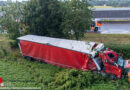 Oö: Sattelschlepper kommt von Westautobahn ab und landet in Feld