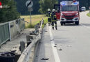 Oö: Pkw mit belgischer Familie rammt auf B 137 in Andorf Leitschiene und überschlägt sich