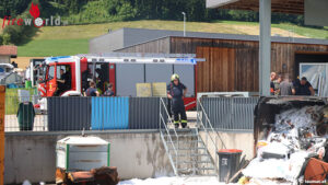 O: Vier Feuerwehren bei Containerbrand im Einsatz