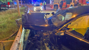 Wien: Zwei Verletzte bei Autoanprall an Aufpralldmpfer der Autobahnabfahrt ?Auhof
