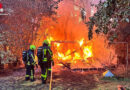 D: Bis zu 5 C-Rohre bei Gartenlaubenbrand in Schwelm im Einsatz
