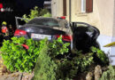 Schweiz: Pkw kracht in 30 km/h-Zone in Wohlen gegen Haus → zwei Tote (16, 19), ein Schwerverletzter (19)