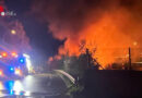 Schweiz: Feuerwehr Olten und SBB Feuerwehr bekämpfen Baracken-Vollbrand