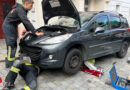Nö: Aus Pkw-Motorraum gerettete Katze springt schnurstracks in Motorraum des Feuerwehr-Lkw
