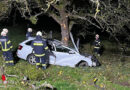 Oö: Pkw prallt nach Mehrfachüberschlag bei Altenberg gegen Baum