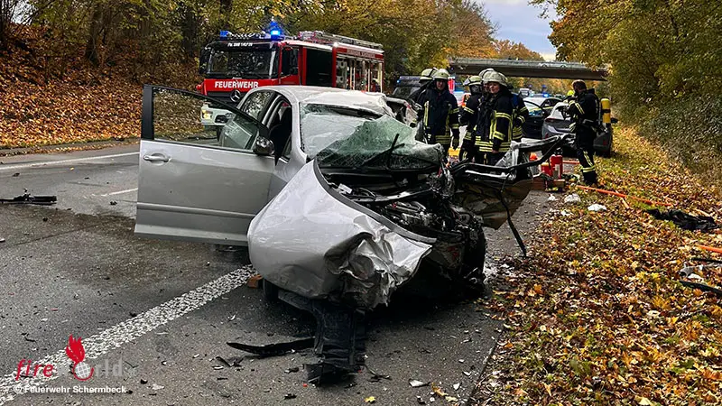 D-Technische-Rettung-nach-Kollision-Pkw-und-Lkw-bei-Schermbeck-erforderlich