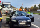 Nö: Pkw prallt auf Westautobahn bei Haag auf Lastwagen