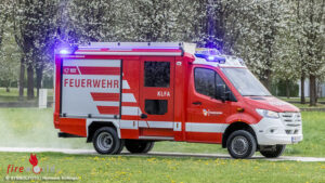 Symbol_Fahrzeug11 Stmk: Mann (63) bei Forstarbeiten von unter Spannung stehenden Baum zu Boden geschleudert