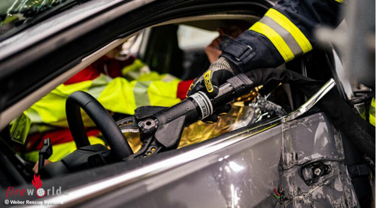 Markteinführung des Schneidgerätes RSC 60 FX von Weber Rescue auf der ...