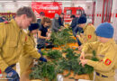 Sbg: Adventkranzbinden 2025 der Feuerwehrjugendgruppen aus dem Abschnitt 4 in Wals-Siezenheim