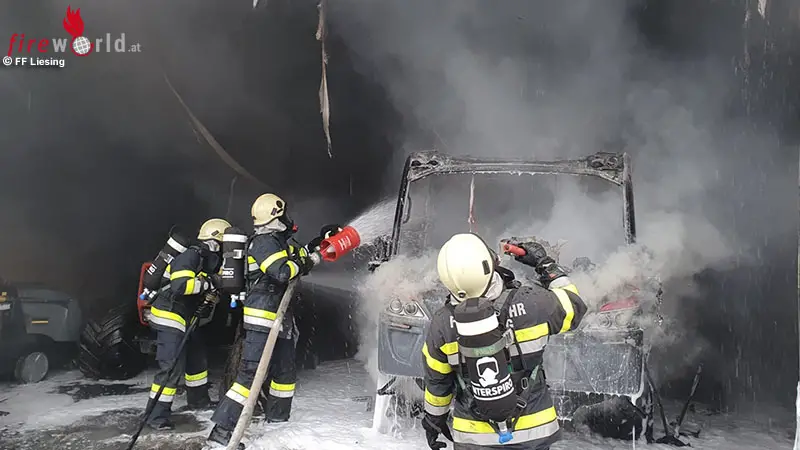 Ktn-Brand-einer-Zugmaschine-in-Maschinenhalle-in-der-Gemeinde-Lesachtal