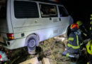 Oö: Nächtliche Kleinbusbergung auf Forstweg am Pötschenpass