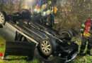 Nö: Pkw bei Unfall bei Wieselburg am Dach gelandet