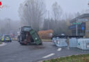 D: Traktoranhänger mit vier Containern Propionsäure umgestürzt → Gefahrguteinsatz in Zeven