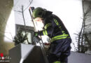 Oö: Brand eines Adventkranzes auf einem Balkon eines Mehrparteienwohnhauses in Wels