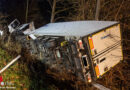 D: Sattelschlepper stürzt von A 2 bei Porta Westfalica über Böschung
