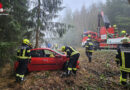 Nö: Fahrzeugbergung nach Überschlag bei Niederedlitz in Thaya