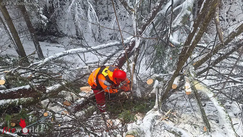 Stmk-Viele-Eins-tze-im-Bereich-Voitsberg-an-wei-en-Weihnachten-2025