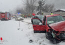 Oö: Drei Fahrzeuge auf winterlicher B 145 in Verkehrsunfall in Lauffen verwickelt