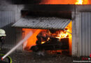 D: Chrysler brennt in Garage in Minden