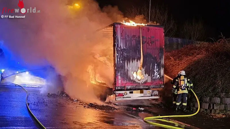 D-Lkw-Brand-sorgt-f-r-neunst-ndigen-Feuerwehreinsatz-in-Bad-Honnef