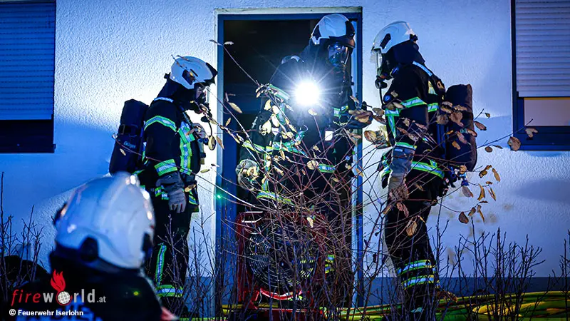 D-E-Roller-brennt-nachts-in-Wohnung-in-Iserlohn