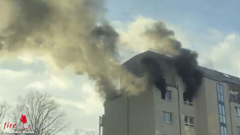D-Feuer-im-4-OG-einer-Wohnanlage-in-Dresden