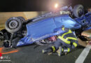 Oö: Mutter und Kind (3) mit Auto auf A 1 überschlagen → Pkw kollidiert mit Unfallauto