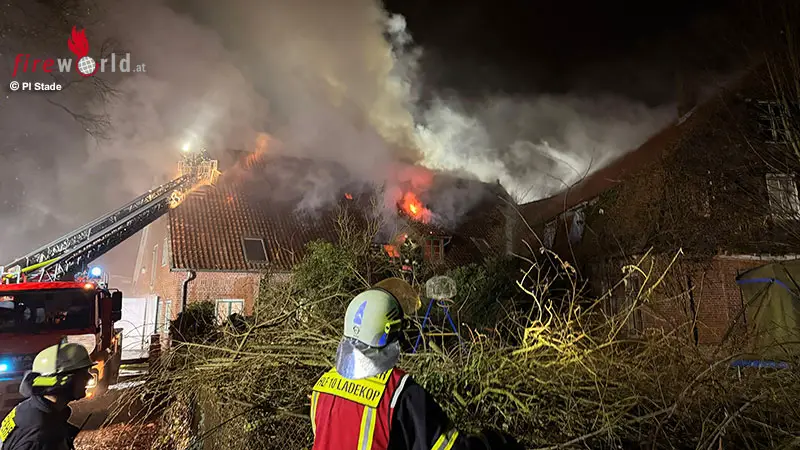 D-Brand-im-Dachgeschoss-eines-Fachwerkhauses-im-Alten-Land-in-Jork