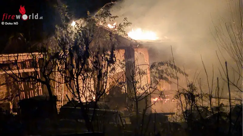 N-Ger-teschuppen-brannte-in-Pyhra